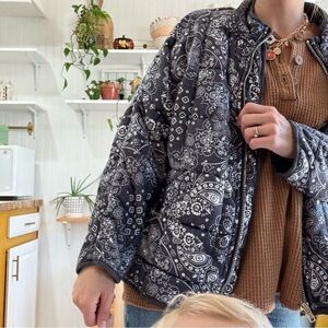 Hayden Girls XL Quilted Paisley Western Puff Zip Jacket Gray White